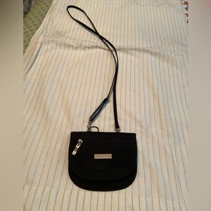 Baggallini shoulder purse - black